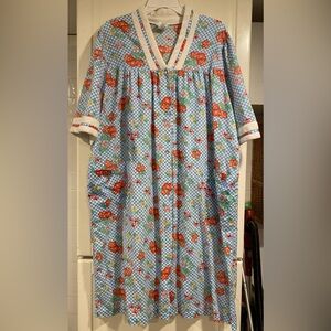 EUC Simply Basic Floral Checkered button down nightgown size large